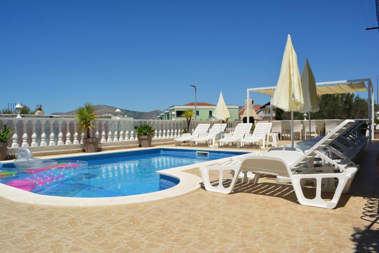 Apartments Curic Трогір Екстер'єр фото