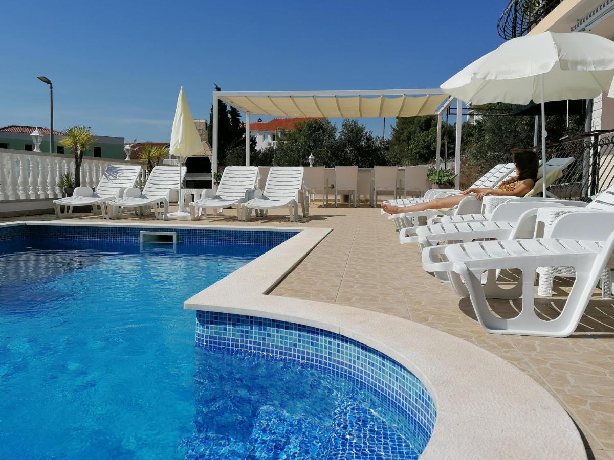 Apartments Curic Трогір Екстер'єр фото