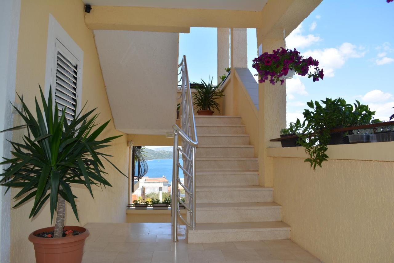 Apartments Curic Трогір Екстер'єр фото