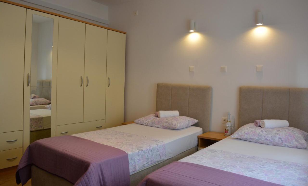 Apartments Curic Трогір Екстер'єр фото